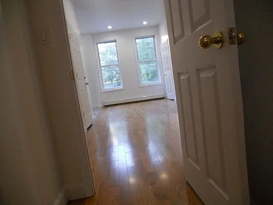 Rented by New York Realty Minimax Inc | media 6