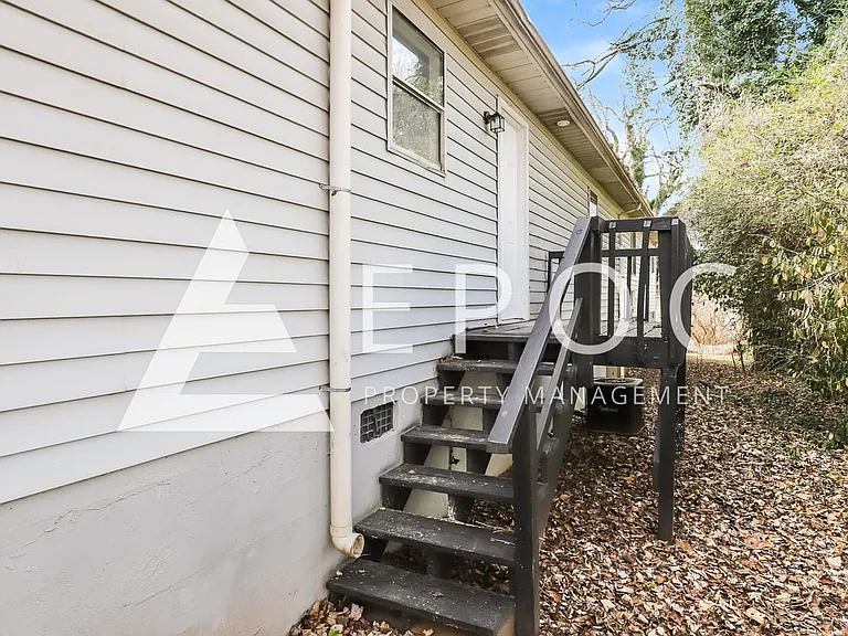 634 S Elm St #B — Photo 15