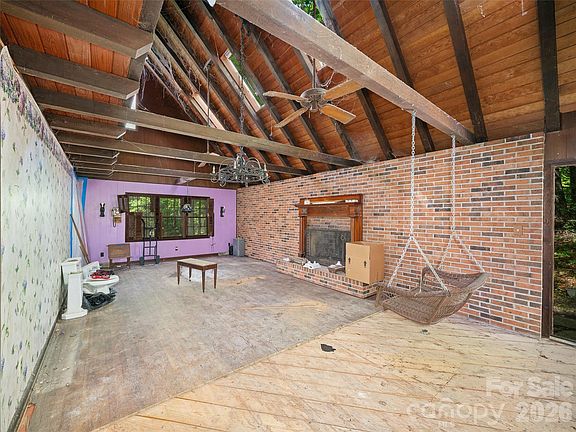 3rd image of 639 Hunter St