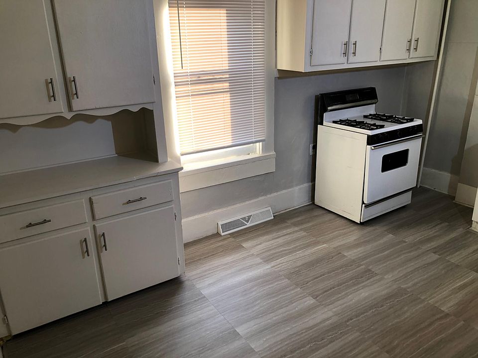 1st image of 246 W 18th St #1