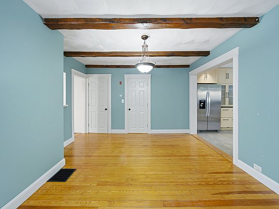 5th image of 41 Prospect St Unit 41