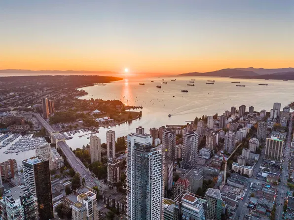 1289 Hornby St #5602, Vancouver, BC V6Z 0G7
