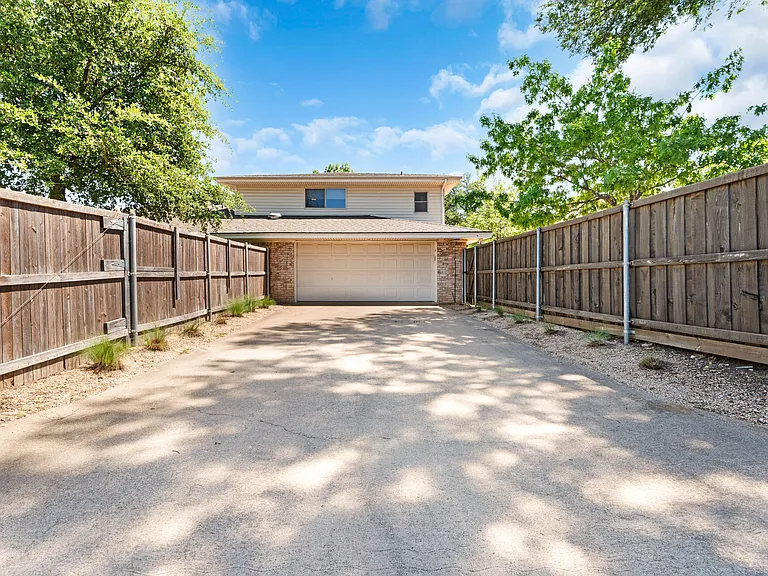 2907 Country Place Ct — Photo 13