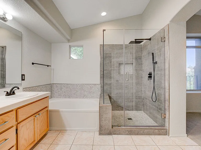 8621 Sierra Cima Ln — Photo 15