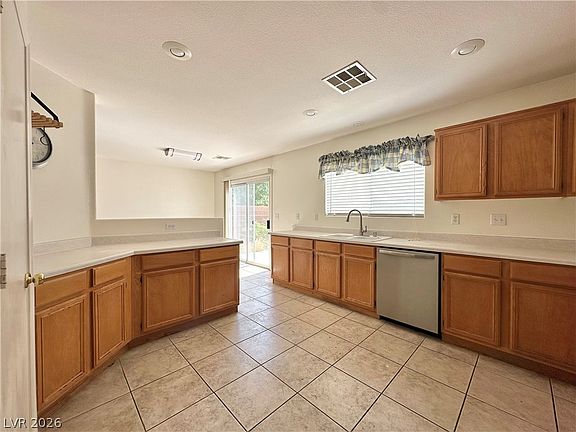 4th image of 11111 Verismo St
