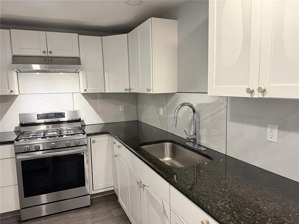 3 bed, 1.0 bath, 1650 sqft, $1,400 — Photo 2