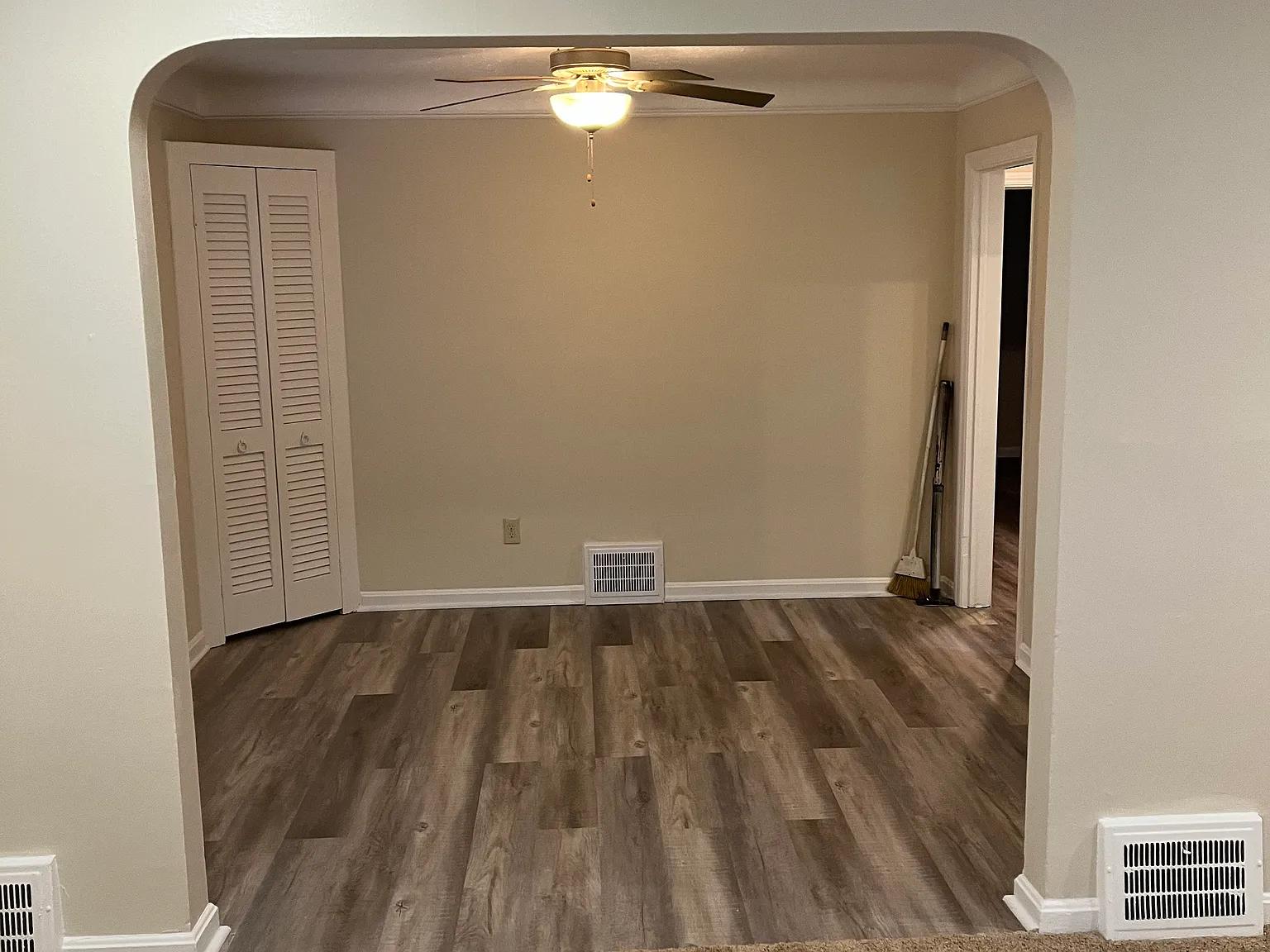 2 bed, 936 sqft, $900 — Photo 3
