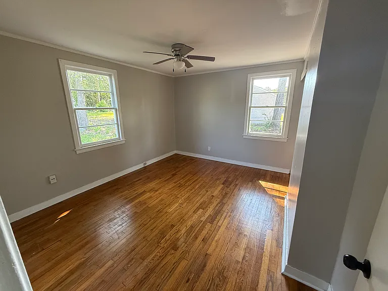 4622 Sunset Dr S — Photo 4
