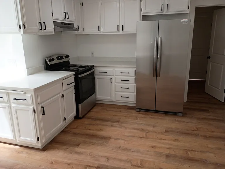 660 Monmouth St — Photo 11
