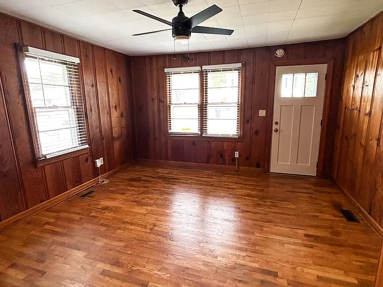 908 N 6th St #910 — Photo 3