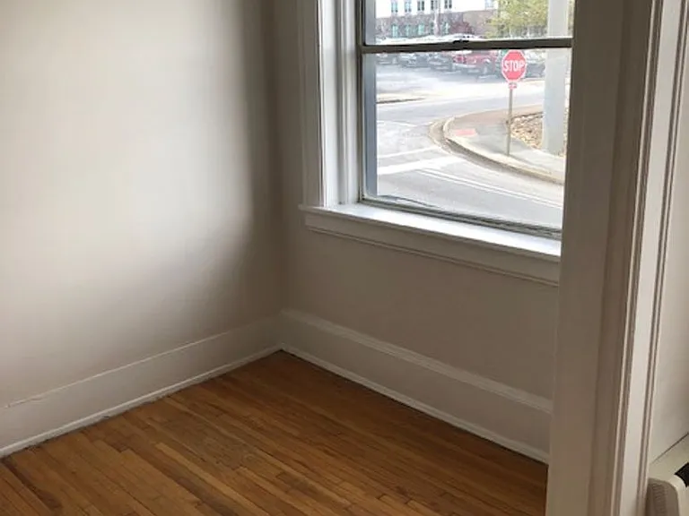 8th Street Apartments — Photo 16