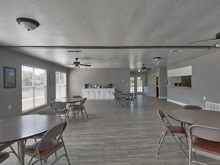 4700 King St — Photo 21