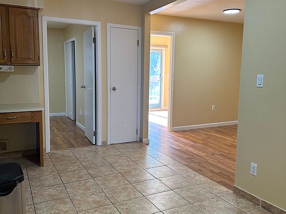 2nd image of 26 Amber St #L