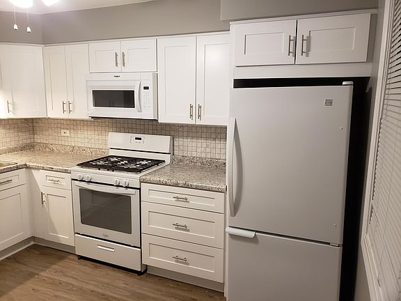 3rd image of 7803 Woodward Ave APT 3A