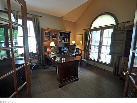 5th image of 555 Masters Ln