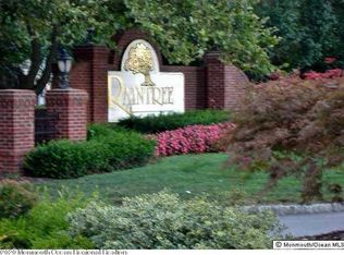 171 Tulip Ln, Freehold, NJ 07728