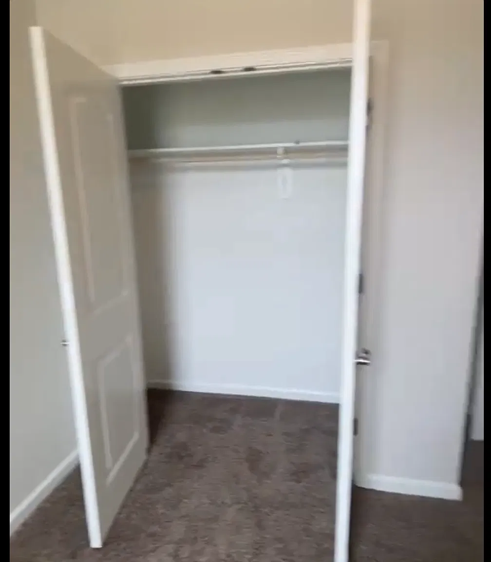 4 bed, 2212 sqft, $2,600 — Photo 4