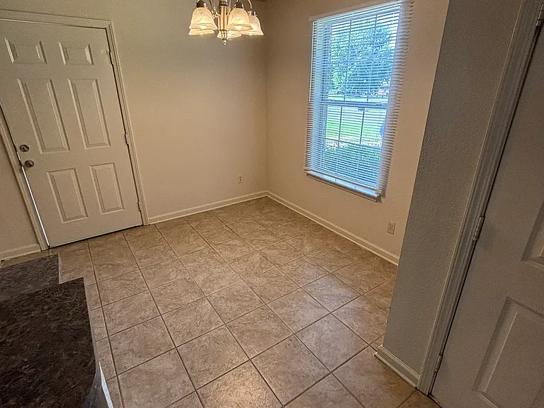 3104 Cloverridge Cv — Photo 13