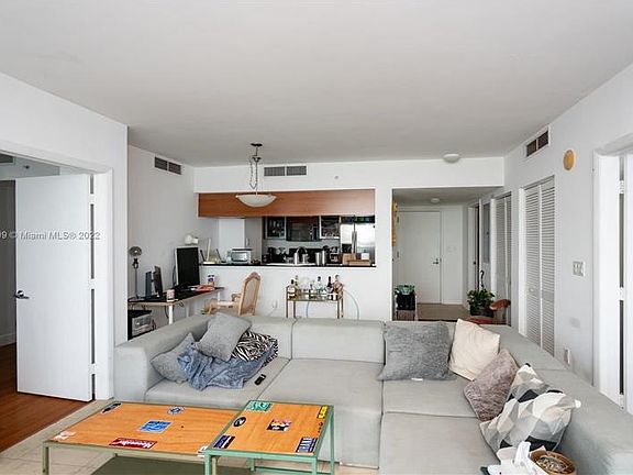 4th image of 1800 N Bayshore Dr APT 2103