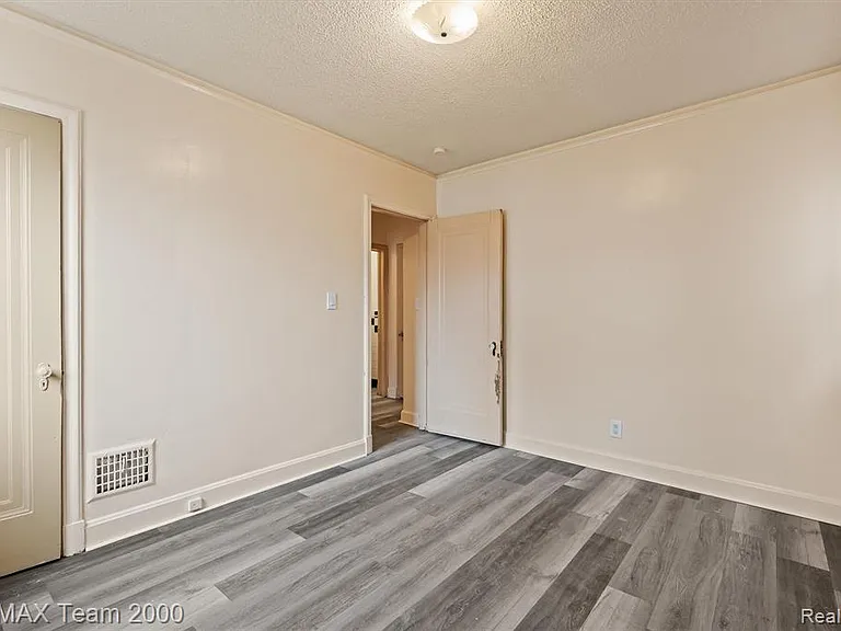 7444 Kendal St — Photo 16
