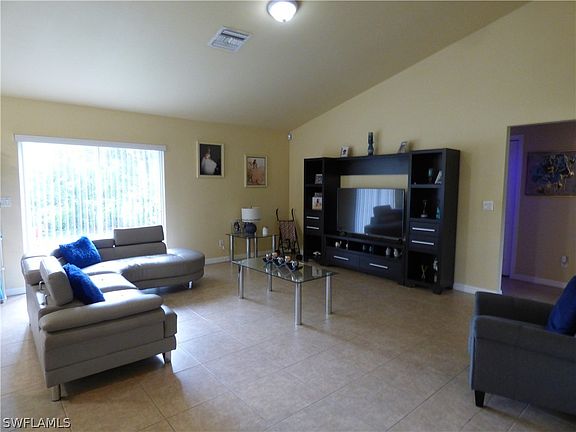 5th image of 324 Laurel Ave