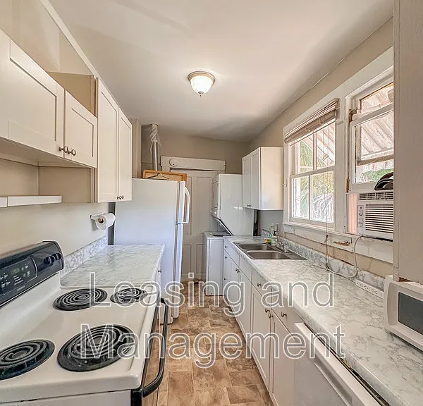 7 Bee St #B — Photo 6