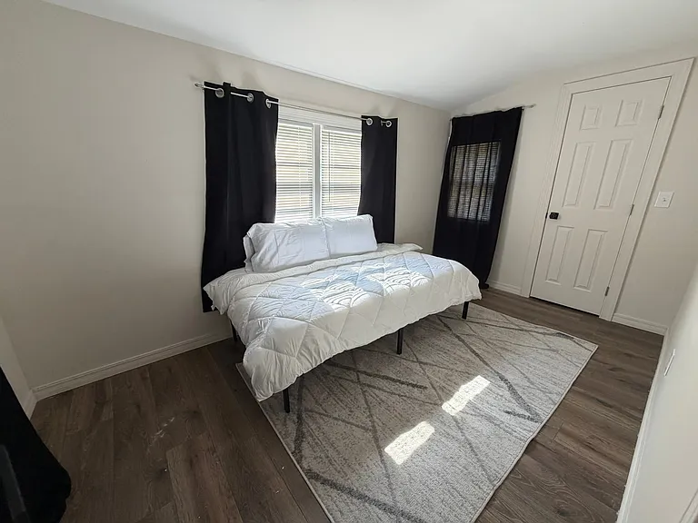 331 S Zunis Ave — Photo 4