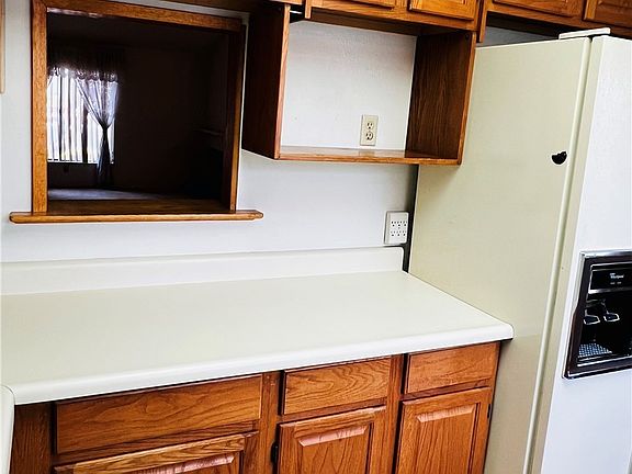 5th image of 709 Ridgemount Dr