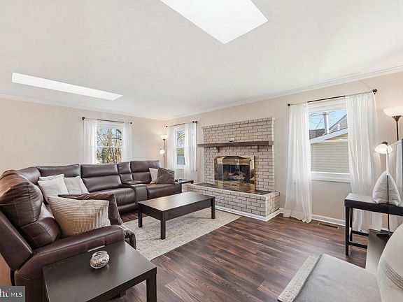 3rd image of 2907 Tarragon Ln