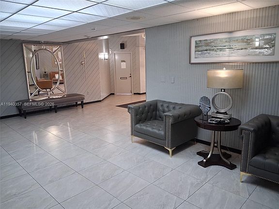 3rd image of 1400 Saint Charles Pl APT 524