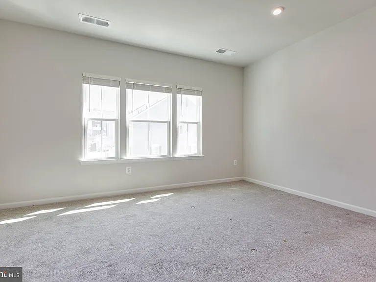 188 Woodgate Cir — Photo 15