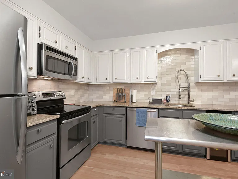 4 Dudley Ct #2 — Photo 21