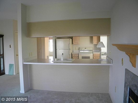 3rd image of 812 Oyster Cove Dr