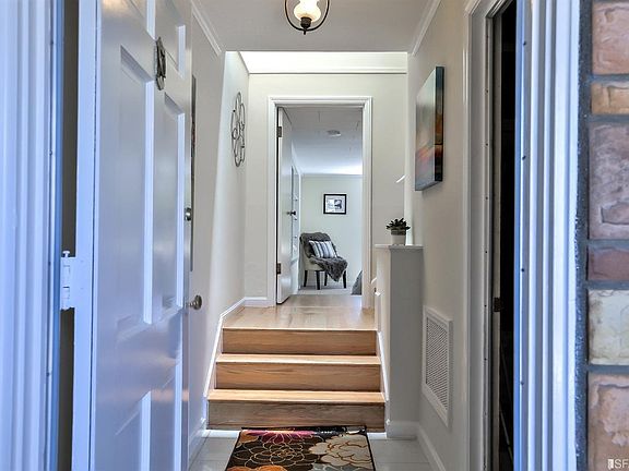 2nd image of 4515 Ulloa St