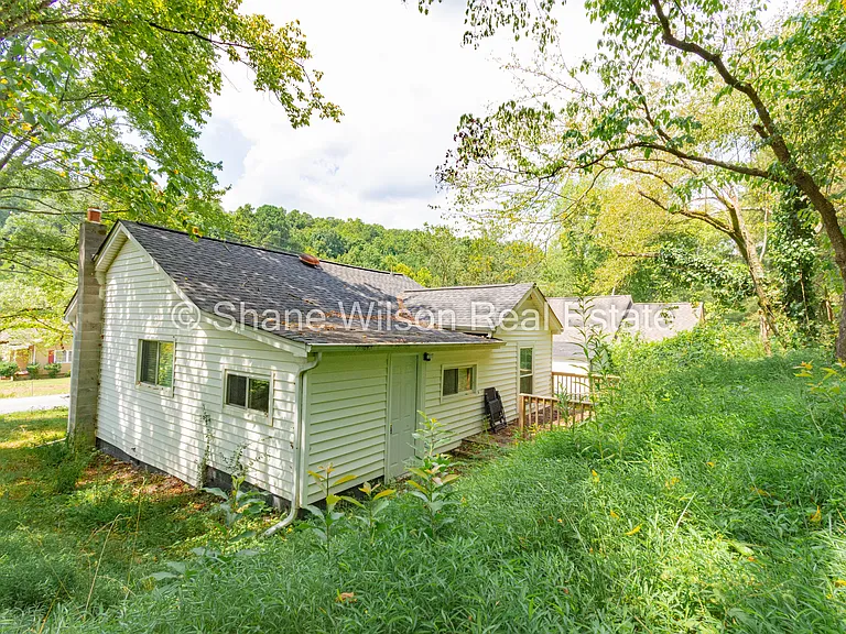 2606 Banks Rd — Photo 16