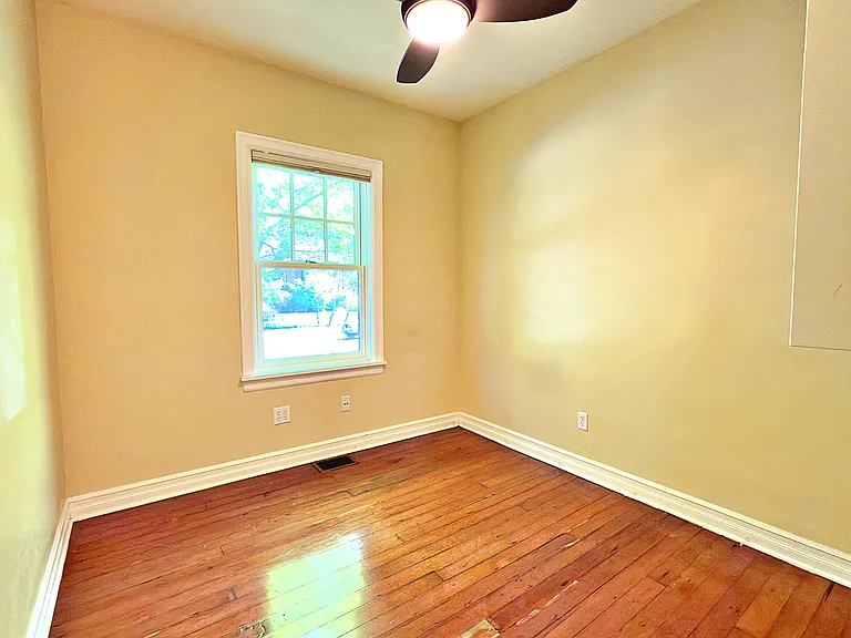 1827 N Skidmore St — Photo 10