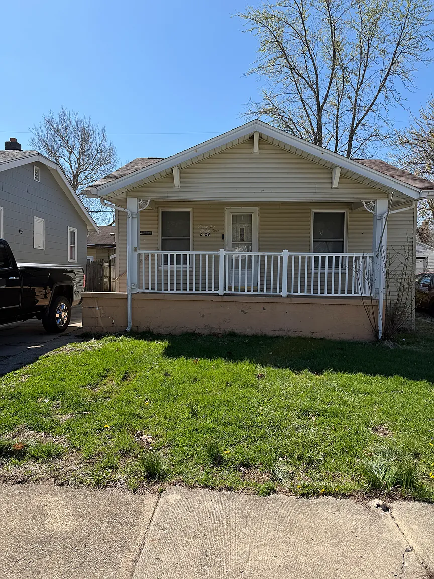 2129 E Roosevelt Ave photo 1