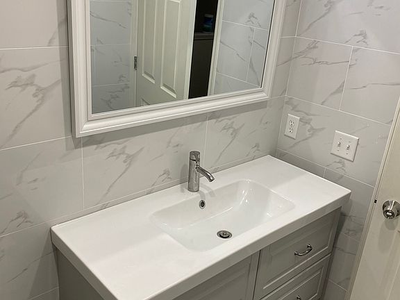 3rd image of 7249 Warwick Dr