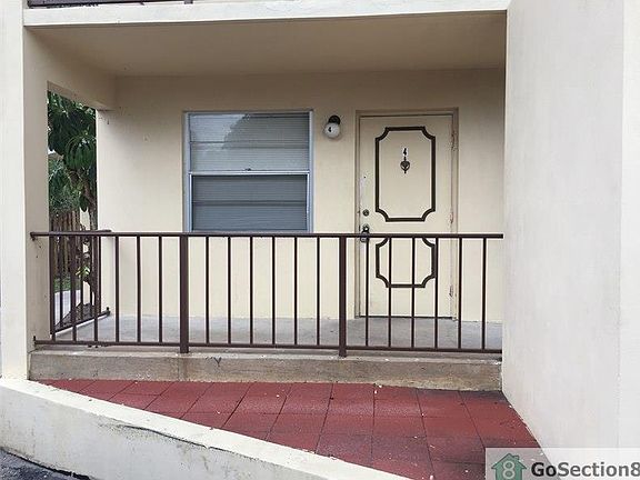3rd image of 319 S B St APT 4