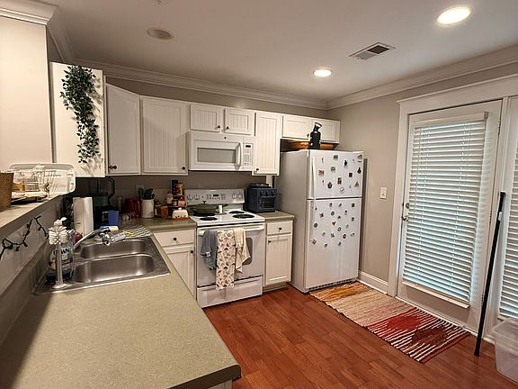 4th image of 1035 Barnett Shoals Rd APT 513