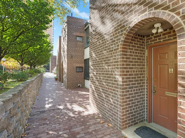 37 Henry Street image 2 of 10