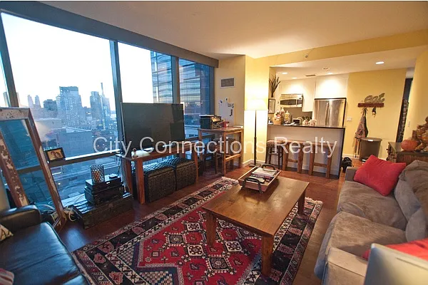 Rented by City Connections Realty | media 19