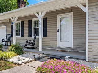 2295 Winterberry Dr, Winston Salem, NC 27106