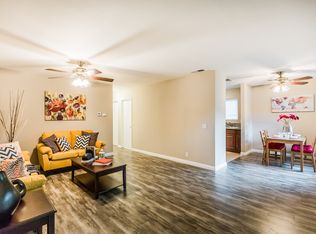 2912 Elm St, West Des Moines, IA 50265