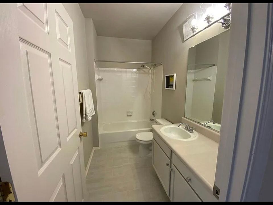 2nd image of 1570 Spring Gate Dr