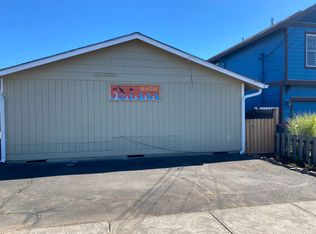 981 S Columbia St APT 1, Seaside, OR 97138