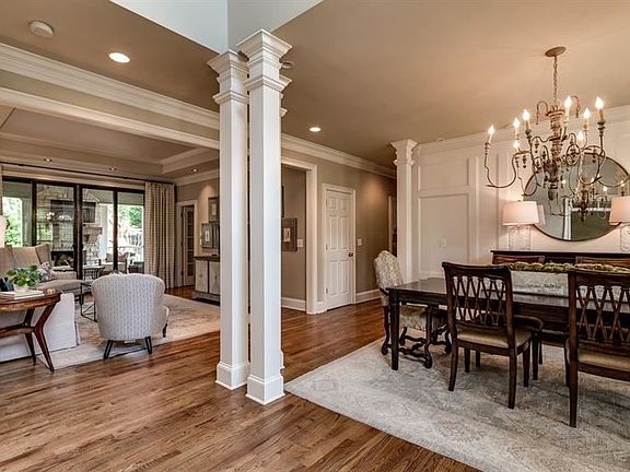 4th image of 595 Croydon Ln