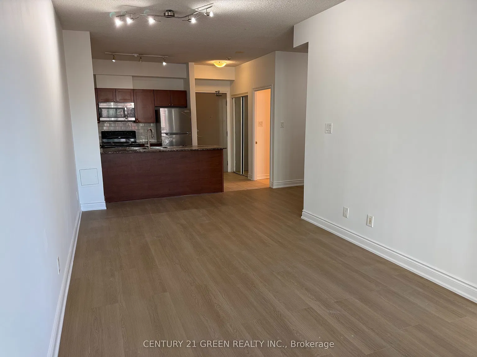2 bed, $2,350 — Photo 4