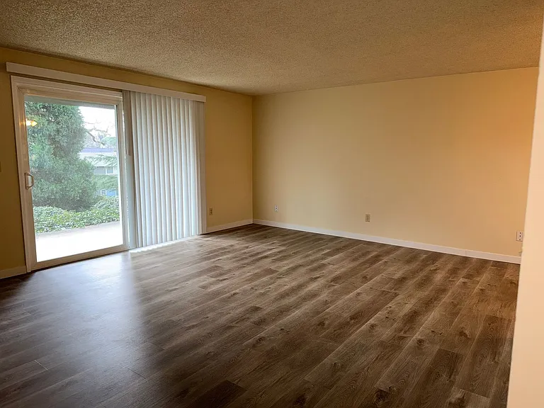 4520 SE Ina Ave — Photo 8