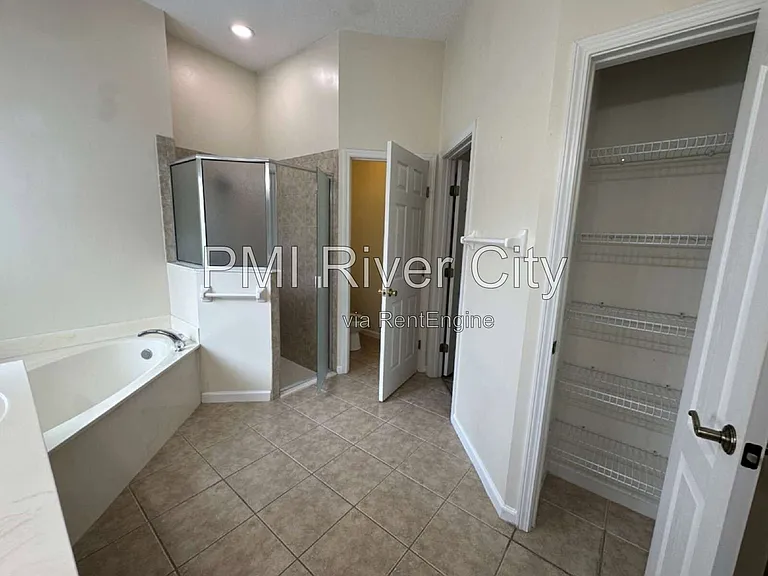 533 Alice Cove Ct — Photo 19